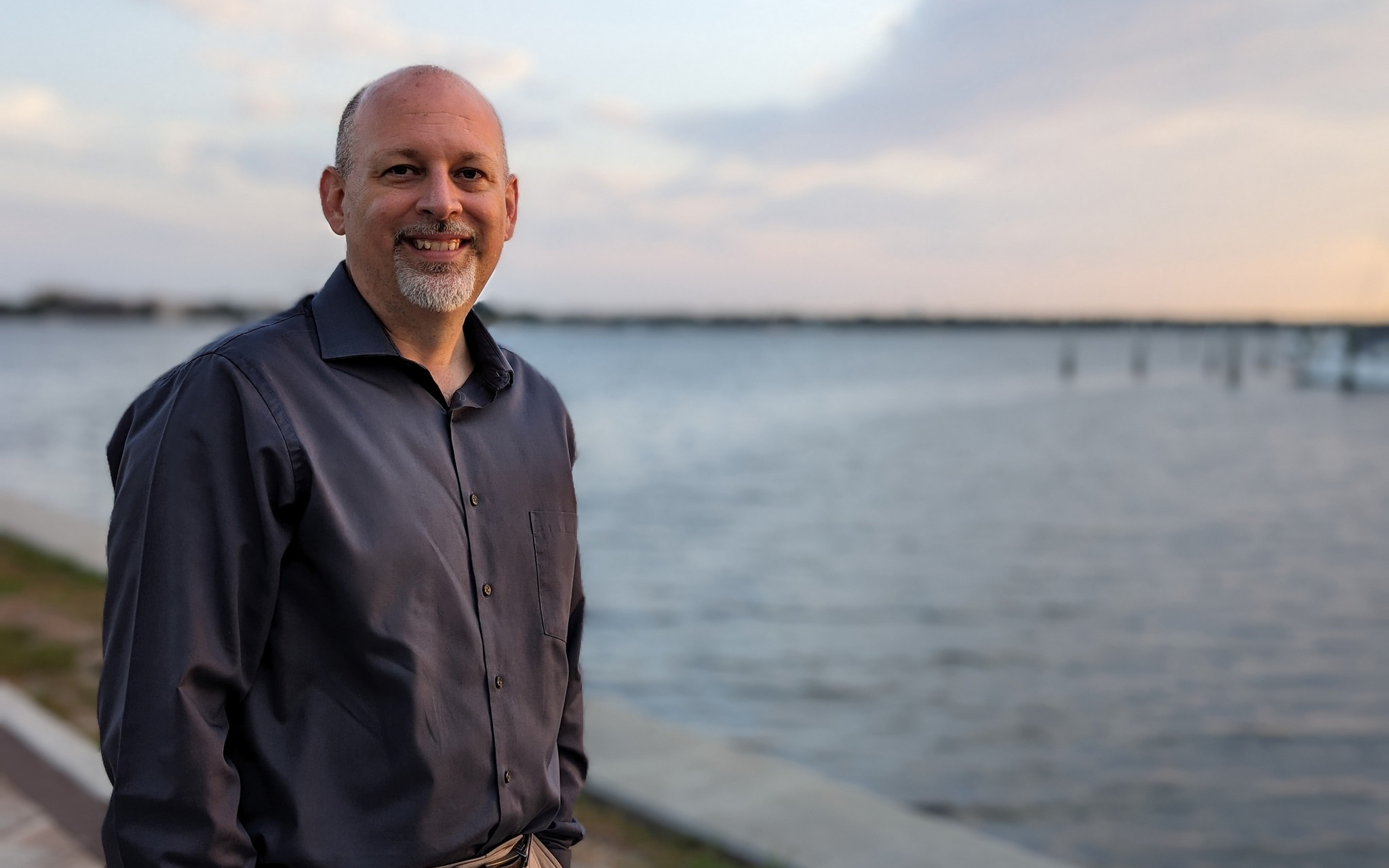 Picture of Supervisor Farrington in front of the Manatee River